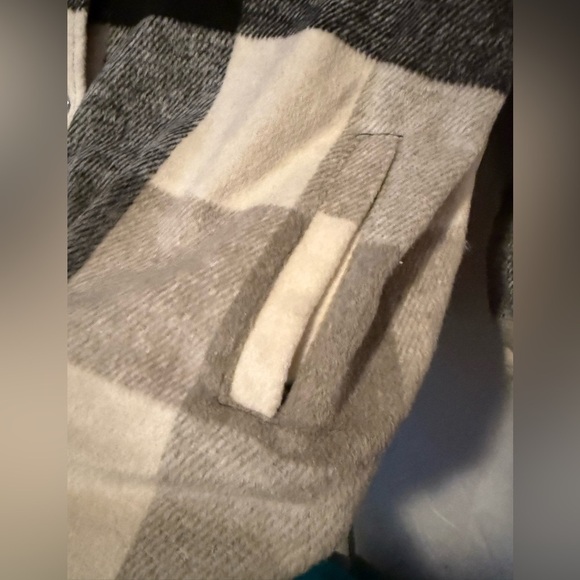 Stoosh NWT Wool-Mix Panel Buffalo Plaid Shacket Sz L - Picture 3 of 8